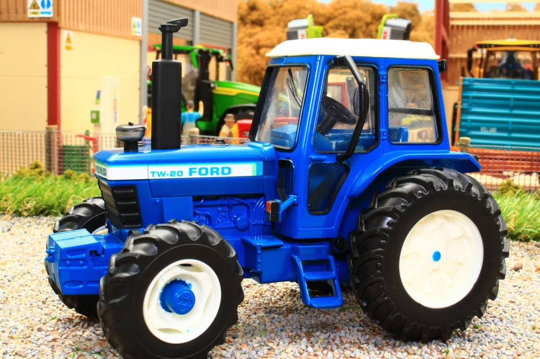 1:32 Ford TW20 Tractor