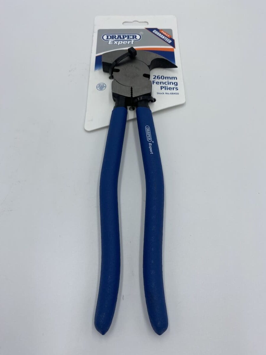 Fencing plier