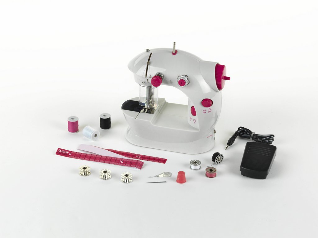 Kids sewing machine - battery powered