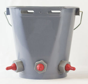 Lamb Feeding Bucket cw 3 teats and Holder